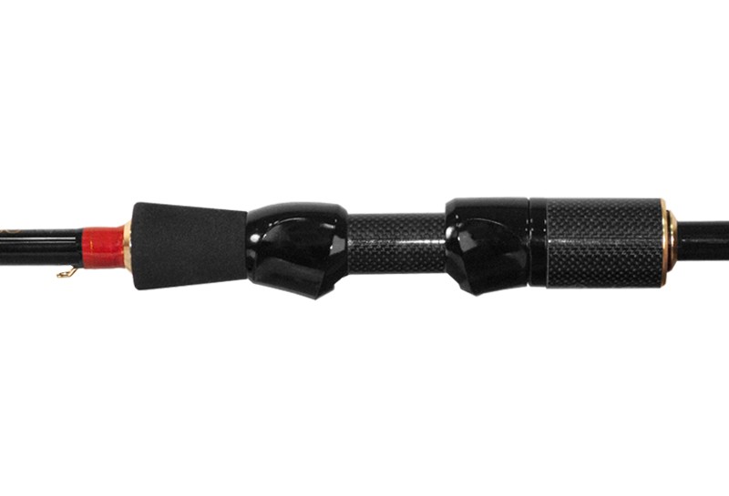 Rozšíření mimořádně oblíbené série Calypso o modely určené na přívlačový lov metodou Dropshot.Blanky light modelů jsou kompletně postavené na 30T carbonu.Díky tomu jsou neuvěřitelně lehké a extrémně rychlé.Na blancích je vyvázaná série značkových, vysoce kvalitních oček od firmy Seaguide!Každý pohyb nástrahy máte jen a jen ve své moci.Nadčasový bílo černý design blanku je doplněný decentními zlatými a červenými detaily.Na ně výborně navazuje i carbon provedení detailů sedla.Tento ucelený, do tečky promyšlený design dokonale koresponduje s výsostně sportovním charakterem celého prutu.