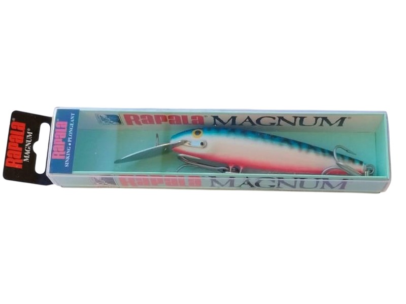 Rapala CD Magnum SMR je hluboce potápivý wobler s extrémní pevností, navržený pro lov silných a bojovných ryb. Díky robustní konstrukci zůstává stabilní i při rychlejším vedení nebo trollingu, a to bez nežádoucího vybočování.