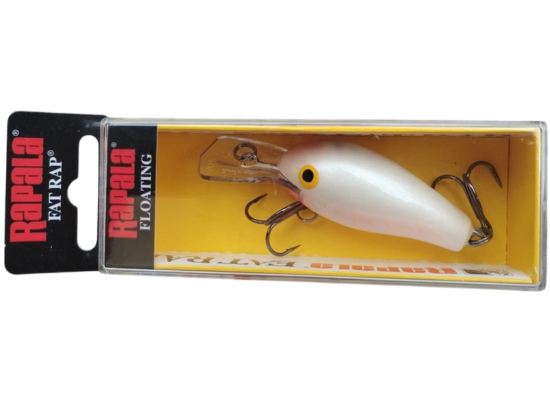 Rapala Fat Rap 05 PW patří mezi nejznámější woblery z balzy a je považován za legendu mezi přívlačovými nástrahami. Kompaktní tělo s vyšší hmotností umožňuje dlouhé a přesné hody, zatímco tvar a vyvážení zaručují rychlé dosažení větší hloubky.