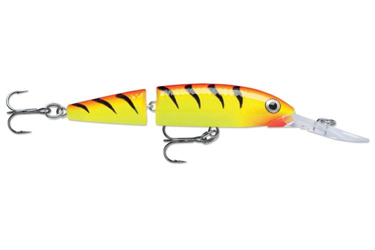 Rapala Jointed Deep Husky Jerk 08 HT je dvoudílný zvukový wobler s výrazným chodem. Plastové tělo, neutrální schopnost plavání, efektní barvy. Tato nástraha je mimořádně účinná při pomalém vedení za chladnějšího počasí, díky přesnému vyvážení dokáže ustrnout při zastavení navíjení.