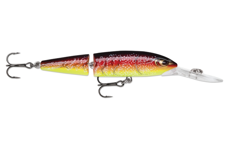 Rapala Jointed Deep Husky Jerk 08 RFCW je dvoudílný zvukový wobler s výrazným chodem. Plastové tělo, neutrální schopnost plavání, efektní barvy. Tato nástraha je mimořádně účinná při pomalém vedení za chladnějšího počasí, díky přesnému vyvážení dokáže ustrnout při zastavení navíjení.
