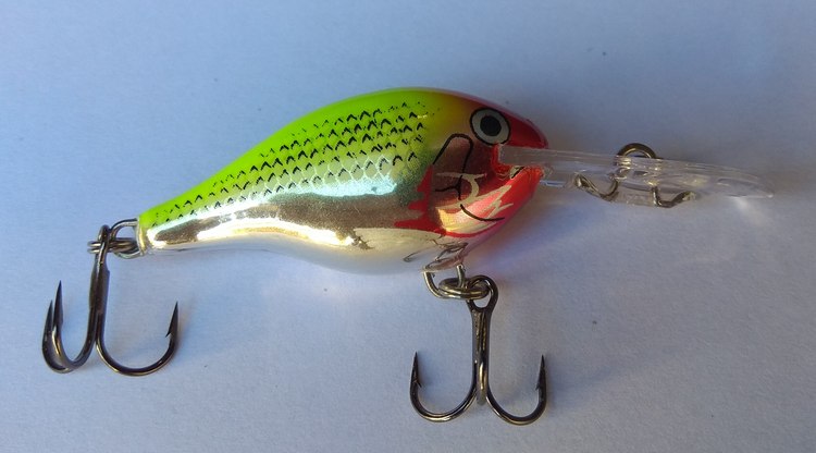 Rapala Risto Rap 04 CLN je balzový hluboko potápivý wobler určený k lovu štik, sumců, candátů a okounů. Wobler s větší pracovní hloubkou je vhodný pro běžnou přívlač i trolling.