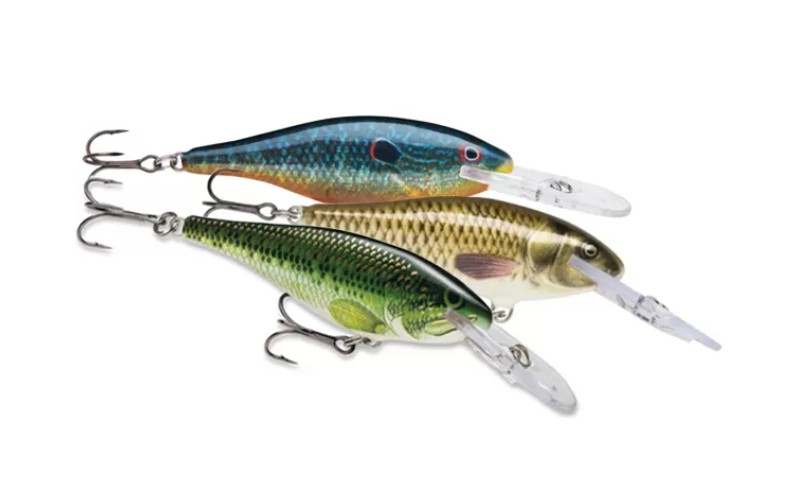 🎣 Shad Rap 09 je největší wobler z celé série. 🌊 Díky prodlouženému tělu a lopatce dosahuje větší hloubky při zachování přirozené akce. 🐟 Ideální pro selektivní lov velkých štik, candátů, bolenů i sumců. ⚙️ Výborně pracuje při trollingu i vláčení.