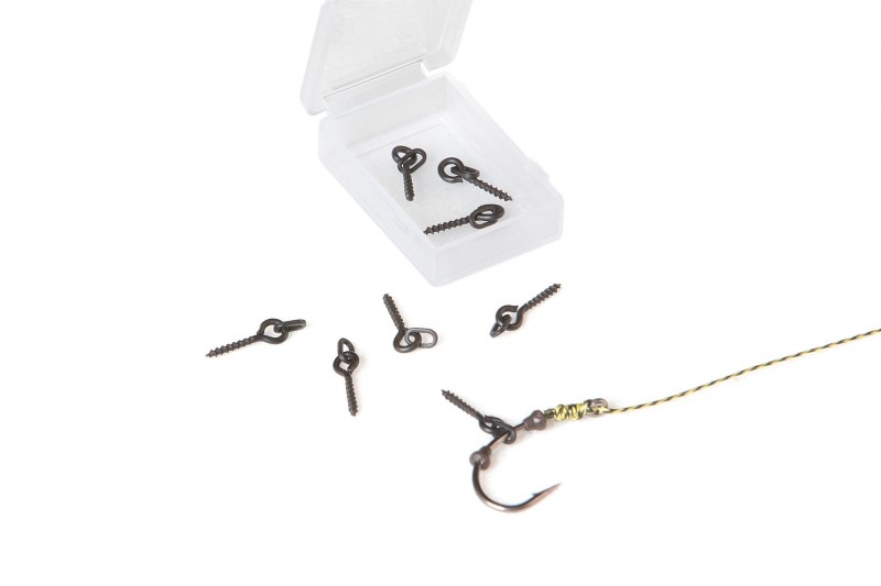 Špendlík s oválným kroužkem. Pop Up Pegs je šikovná pomůcka pro nastražení pop up boilie pod háček nebo také na CHod Rig návazce. Kolíček se závitem snadno navrtáte do plovoucího boilie. Náš kolíček je velmi odolný a lze ho použít i opakovaně. Balení obsahuje: 10ks kolíčků s oválem