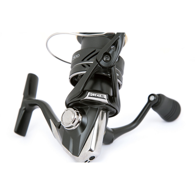 Naviják Shimano Sustain 4000 FJ