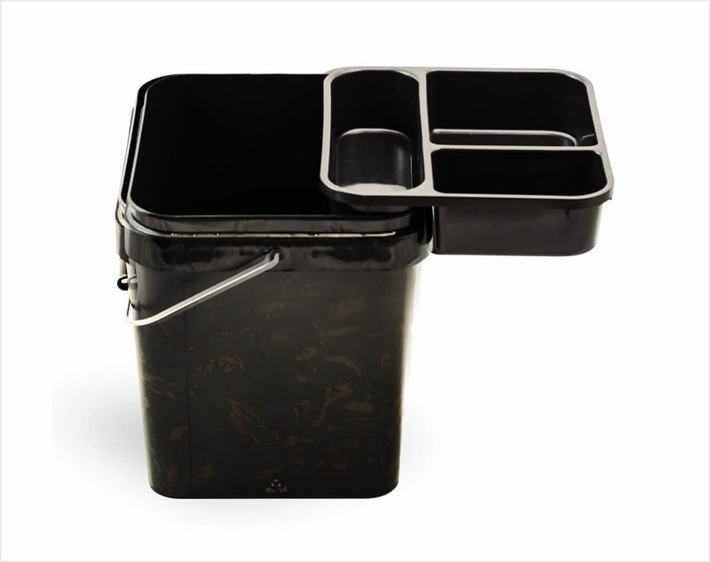 Zfish Kbelík Z-Core Camo Bucket - praktický rybářský kbelík 17 l s vnitřní vložkou a těsnícím víkem v moderním camo designu.