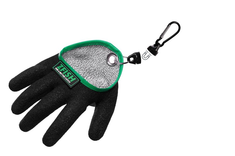 Ochranná rybářská rukavice ZFISH Catfish Glove je určena především pro lov sumců.Každý kdo se věnuje lovu našich největších dravců totiž ví, že s jejich tlamou a tzv. “kartáči” si není radno zahrávat bez rukavic. Díky této pevné a praktické rukavici si můžete být jistí, že už Vám žádné poranění ruky v sumčí tlamě nehrozí. Rukavice má hrubý povrch aby neklouzala a dostatečně velký a široký vstupní otvor, aby ruka lehce vklouzla dovnitř i během zdolávání, kdy si druhou rukou nemůžete příliš pomoci. Pro ještě snazší použití byla tato rukavice opatřena závěsným magnetem s karabinou, aby bylo možné ji kamkoli připnout a byla tak vždy po ruce.  Kvalitní, pevná, voděodolná a hrubá sumcová rukavice& Opatřena závěsným magnetem s karabinou o síle 2,5Kg - vždy po ruce Použití: pravá ruka Velikost: universal